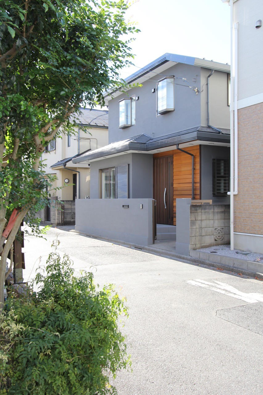 築37年の軽量鉄骨造戸建てをフルリノベーション!内と外をつなぐ「土間リビング」で新たな暮らしを叶えた施工事例を株式会社アースが公開