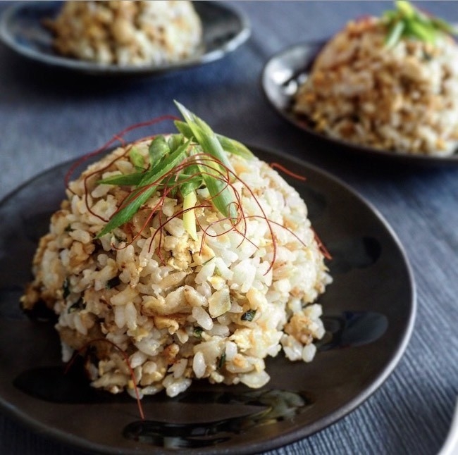 冷凍惣菜餃子がワーママのお助けに！アレンジ炒飯10分レシピ