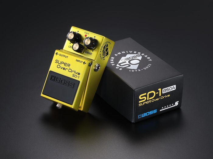 記念エンブレムの入ったボックス 画像は『SD-1-B50A』