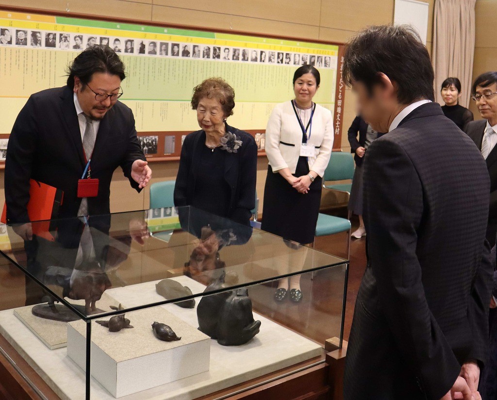 紺綬褒章伝達式を開催