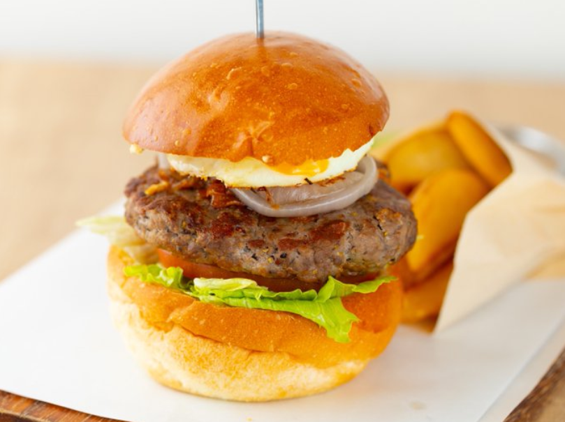 TX浅草駅徒歩11分!浅草の老舗『葱善』とコラボした特製バーガーがおすすめ!こだわりのハンバーガーショップ『Craft Burger & Grill JIRO』の情報をFindグルメで公開