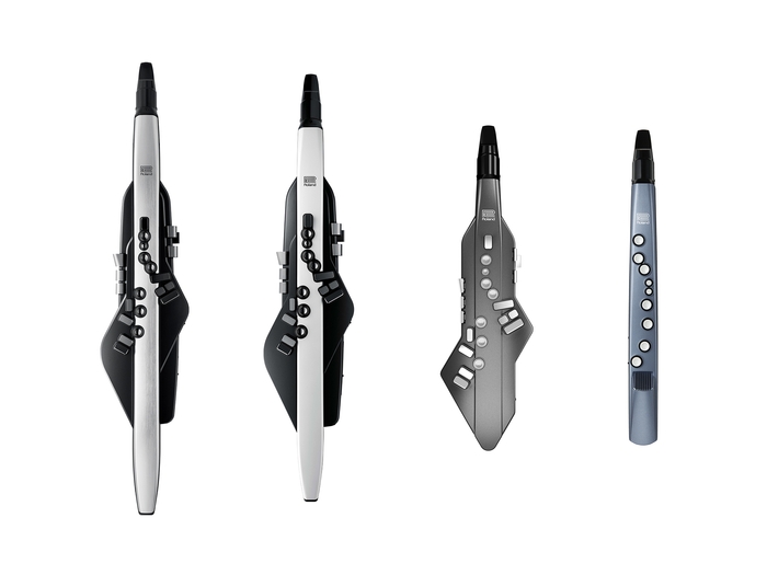 電子管楽器エアロフォン(左から)「AE-30」、「AE-20」、「AE-05」、「AE-01」