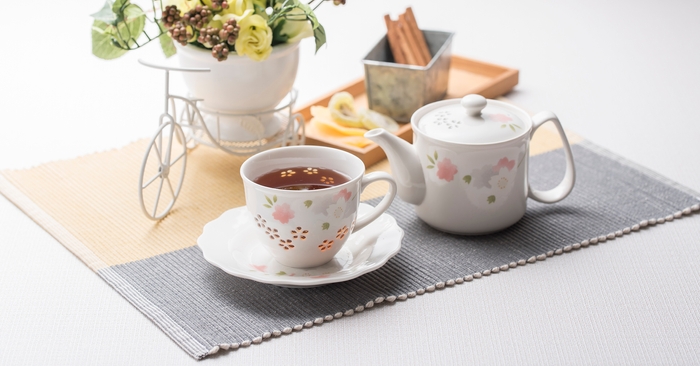 しずく彫り 宇野千代「花あかり」シリーズイメージ画像