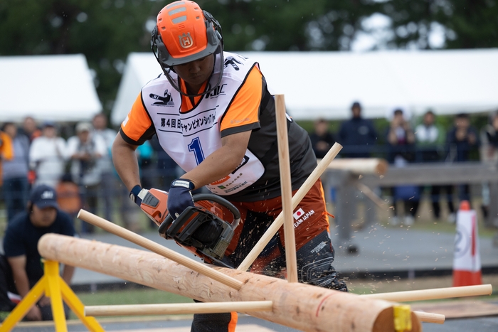 高山選手の枝払い競技