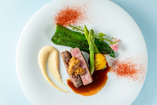 ▲趣向を凝らしたシェフ渾身のディナーコースを提供