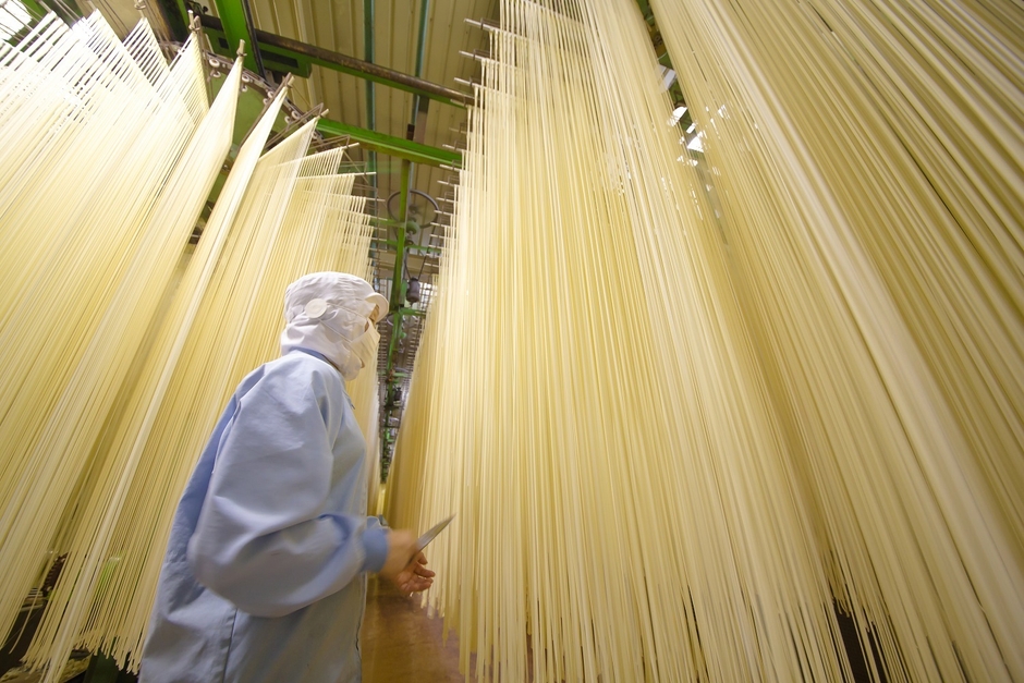 手延べうどん製造2
