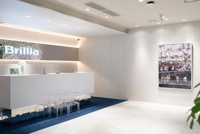 Brillia Gallery 新宿における作品展示「monodramatic/double standard」(髙倉大輔氏)