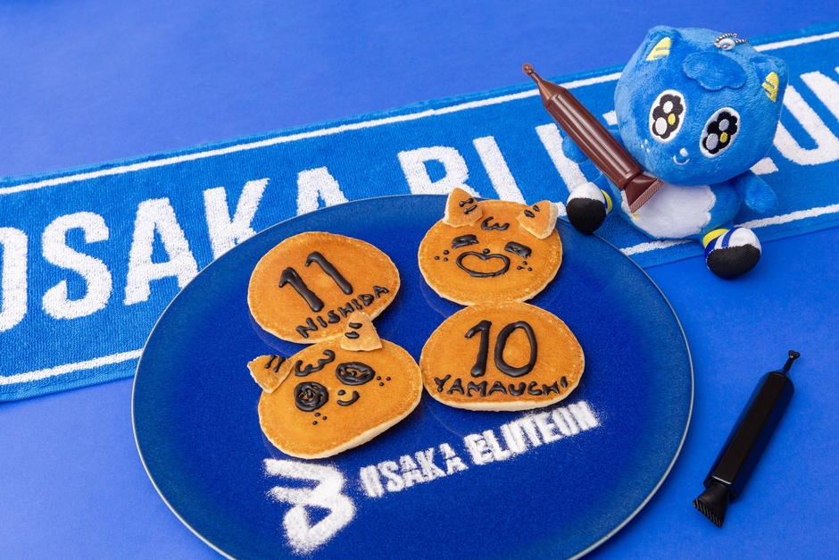 パピネスや好きな文字を描いて、あなただけのパンケーキに! (パンケーキはお一人様2枚)