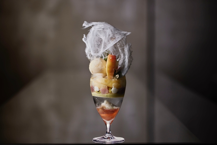 アサコイワヤナギ 5,600円の華麗なパフェ(ドリンク付)