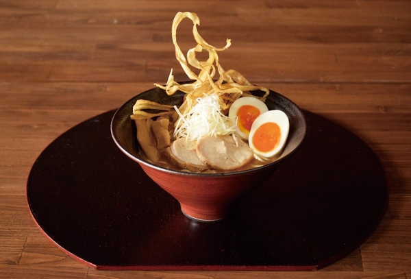 定番の「鶏白ラーメン」