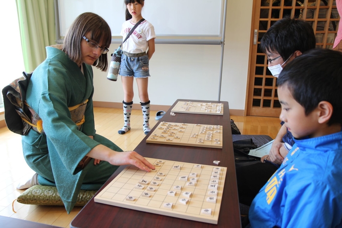 将棋界史上初の外国人女流棋士カロリーナ・ステチェンスカ棋士参戦！