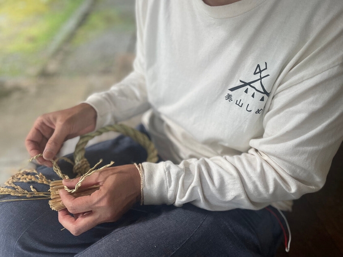 雨の日も楽しめる!伏見稲荷大社にも奉納される、伝統の「しめ縄づくりWORK」(2024年11月30日、12月1日)