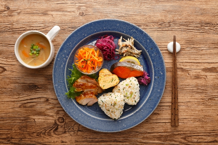 十穀おにぎりワンプレート 調理例