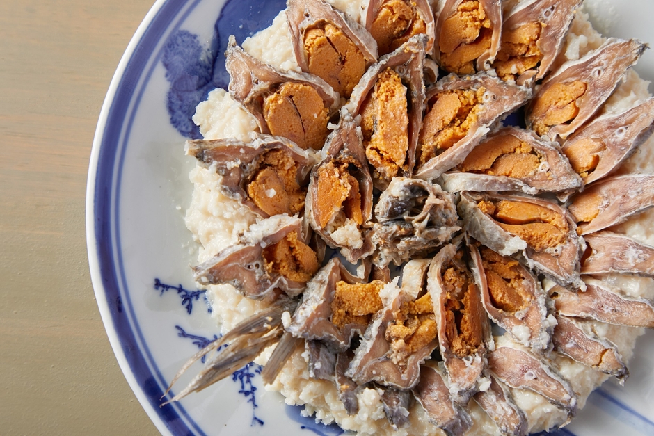 寿司の起源とも言われる「ふなずし」。老舗料理店「住茂登」が毎年丹精込めて漬けています。お酒好き、発酵食好きな方はぜひお試しアレ。※万人受けはしません