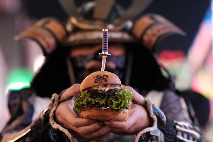 和牛100%バーガー×戦国武将