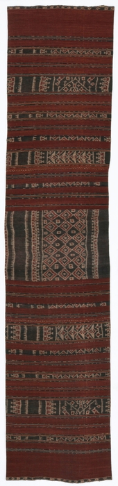 Photo.04 腰衣(婚資) レンバタ島アタデイ郡 2,660×588mm 木綿/絣/藍・茜 1980年頃