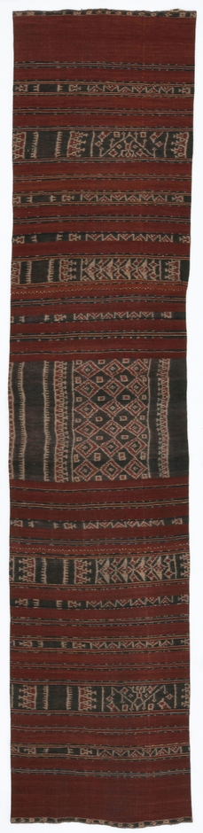 Photo.04 腰衣(婚資) レンバタ島アタデイ郡 2,660×588mm　木綿／絣／藍・茜　1980年頃