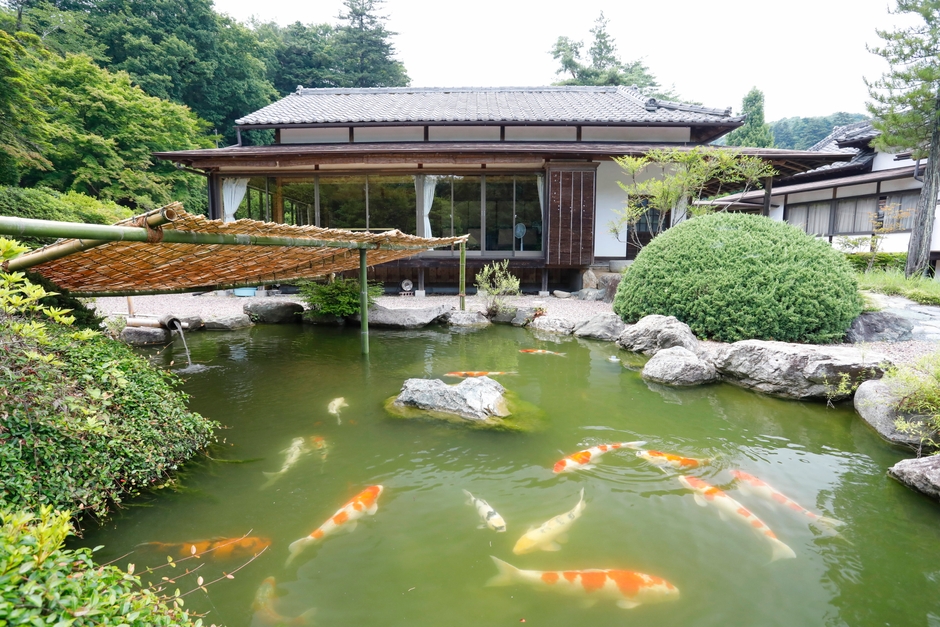 「長瀞トリックアート有隣倶楽部」中庭 離れ茶室 イメージ1