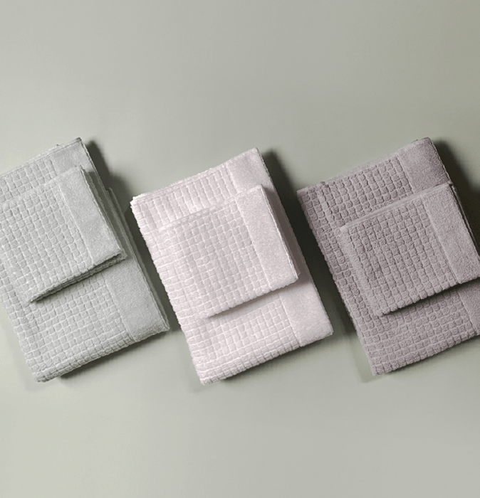 ウォーターブルー、ホワイト、パールグレー