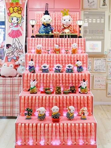 ピンクに光る!岩下の新生姜キャラクター5段ひな飾り