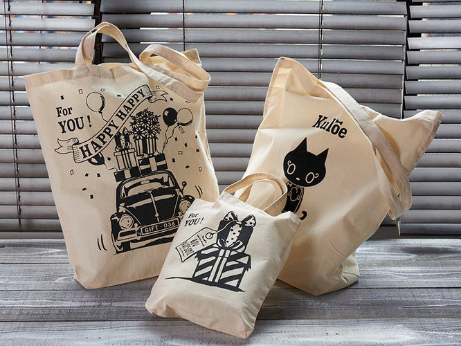 「ショッピングバッグ」Gift用につくられたデザインバッグとASオリジナルキャラクター『Kuloe』の新作バッグ。