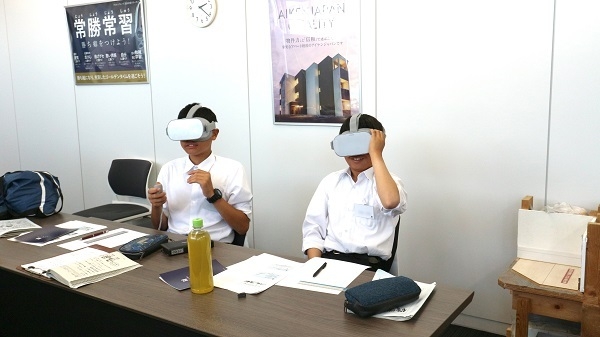 VRモデルルーム見学の様子