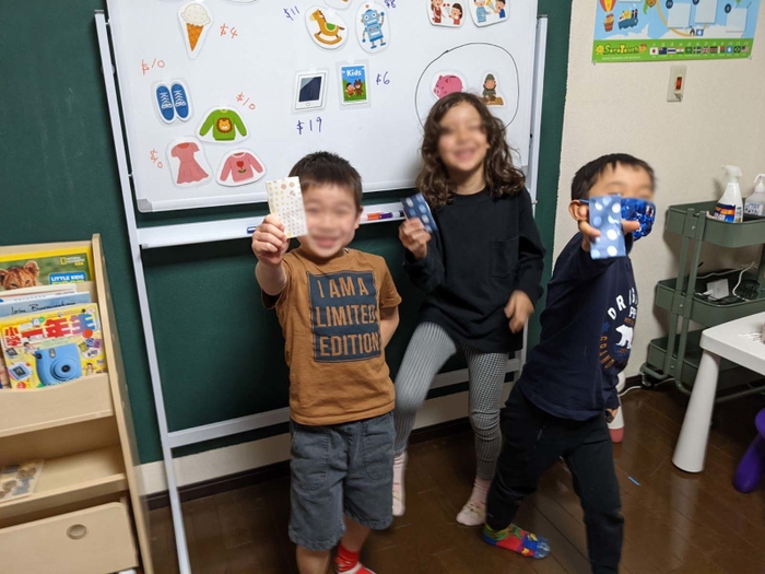 こどものための哲学 P4C Little Thinkers レッスンでは「お金」のテーマも