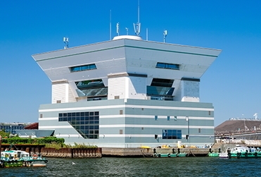 集合:大さん橋ふ頭ビル1階