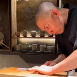 吉祥寺【銘酒の飲み比べも！】新たな旬の鮨割烹「一箇半箇（いっこはんこ）」がオープン