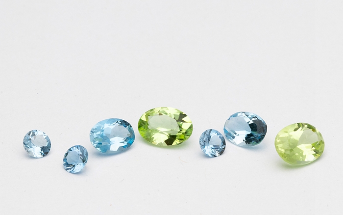 希少なノルウェー産ペリドットとアクアマリン