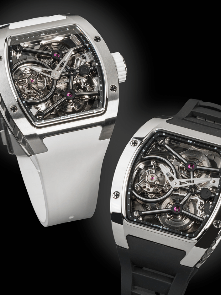 ベゼルとストラップの仕様違い