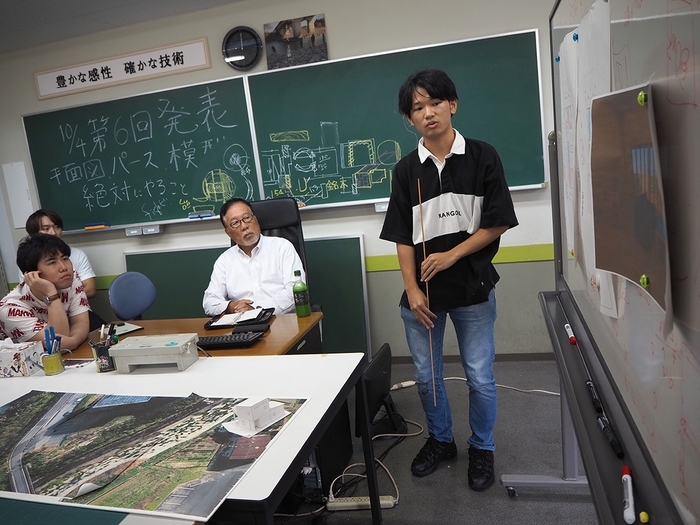 基本設計プレゼンの様子02