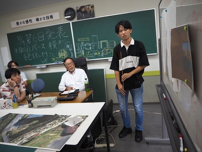 基本設計プレゼンの様子02