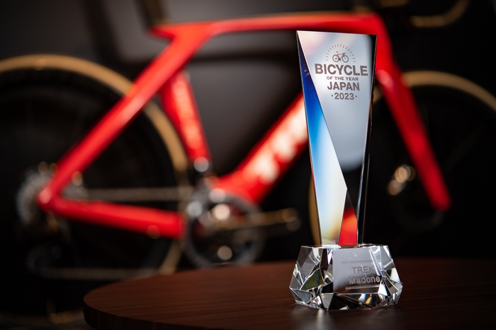 日本バイシクル・オブ・ザ・イヤー2023のトロフィー