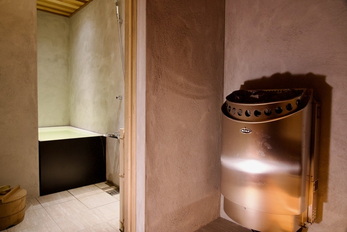 ロウリュも楽しめるMISAのサウナストーブ付、プライベートサウナ(写真は茶棟)