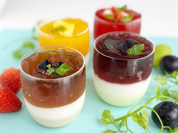 ヴェリーヌ<ほうじ茶><葡萄><マンゴー><苺>、他<メロン> 各594円(税込)