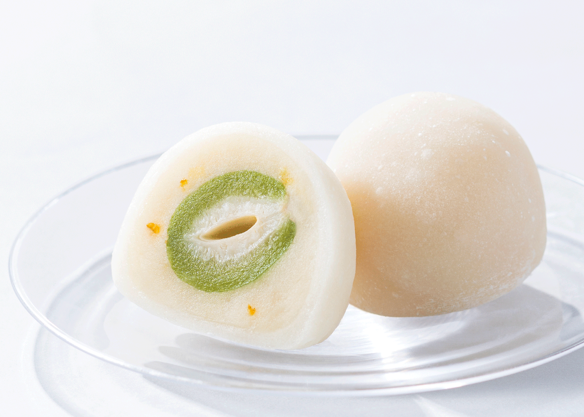 【新商品情報｜2026年4月限定】シャキッとした食感と爽やかな桃の香りが楽しめる『国産若桃の大福』限定販売