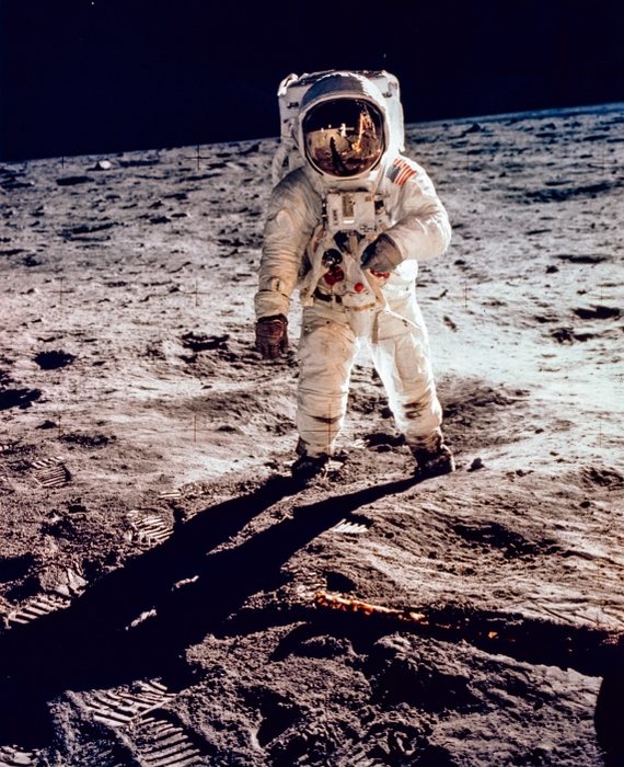 人類初の月面着陸(写真:NASA)