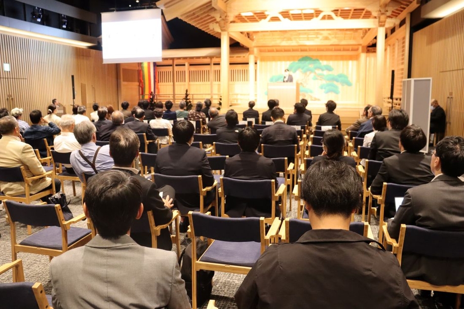 メモを取りながら熱心に聞き入る参加者が目立ちました