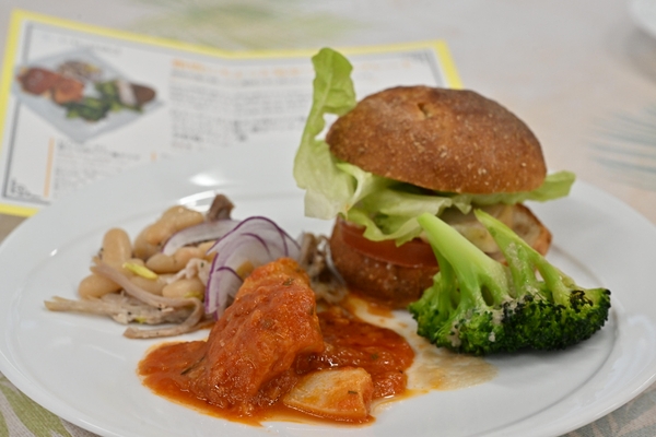 脂質にちょっときをつけようプレート　写真提供：TOKYO HEADLINE（撮影・蔦野裕）