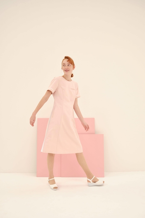 プリーツワンピース 9,889円(税込)