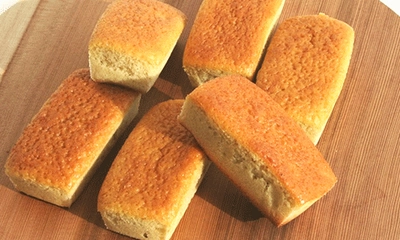 宮古島モンテドールのミニバナナケーキが JAL国内線ファーストクラス茶菓として採用されました！