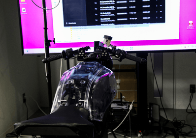 開発が進む二輪シミュレーター