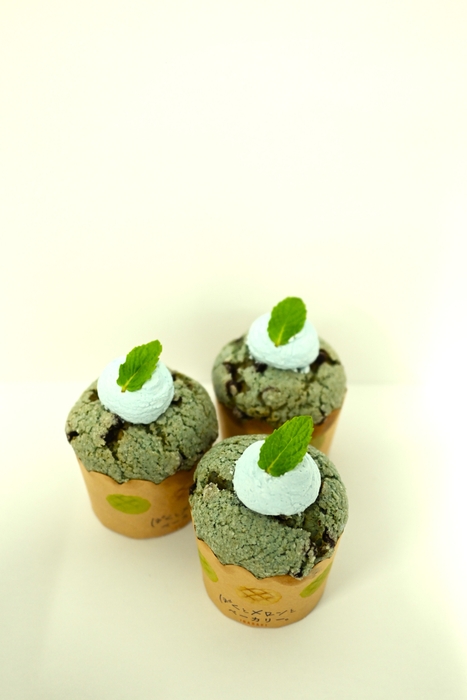 冷やしチョコミントメロンパン