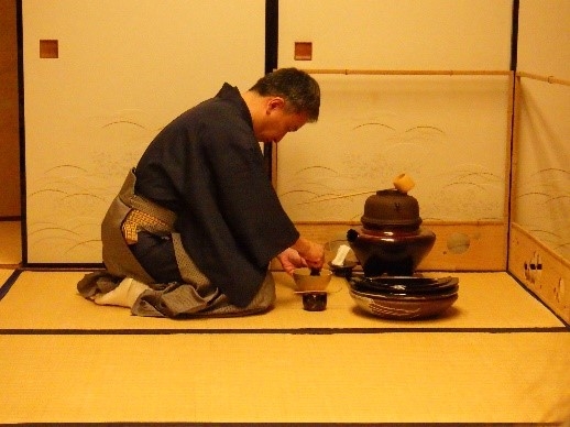 茶会（昨年の様子）