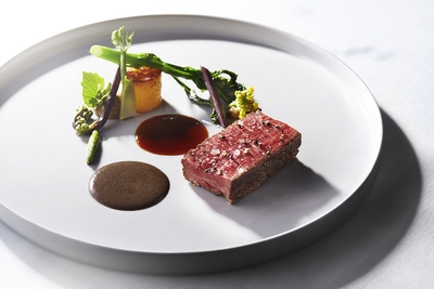 A5和牛フィレ肉のロースト 野菜のフリカッセ  赤ワインソース