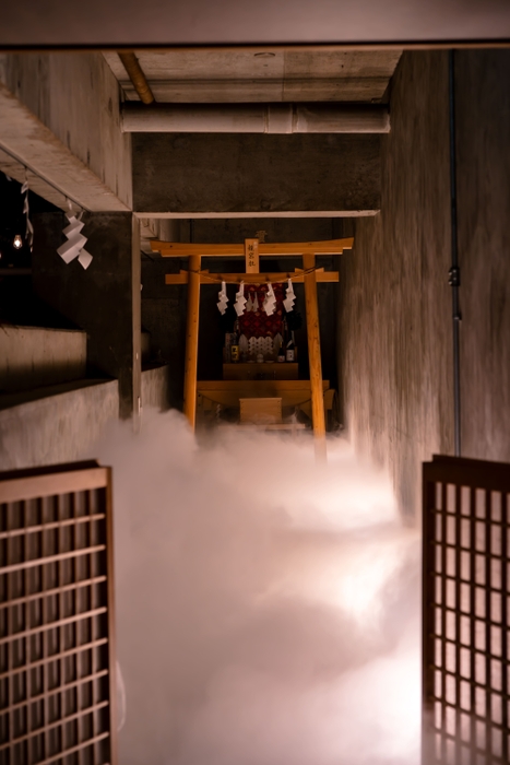 重厚感のある夜の雲海参道