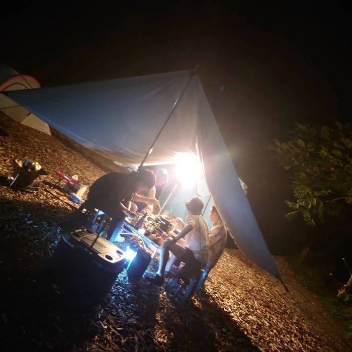 夜はまったり語り合うも良し