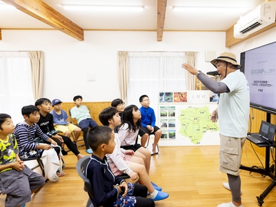 中本氏による川遊び講演_1
