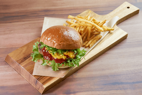 ハンバーガー 1,210円(税込)